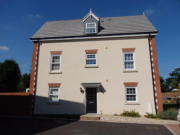 4 Bedroom Town House To Rent In Tranquada Close, Clapham, MK41