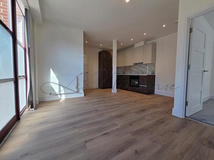 1 Bedroom Flat To Rent In Coronation Road, Basingstoke, RG21