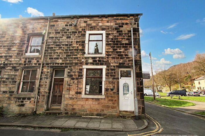 3 Bedroom End Of Terrace House To Rent In Plane Street, Todmorden, OL14