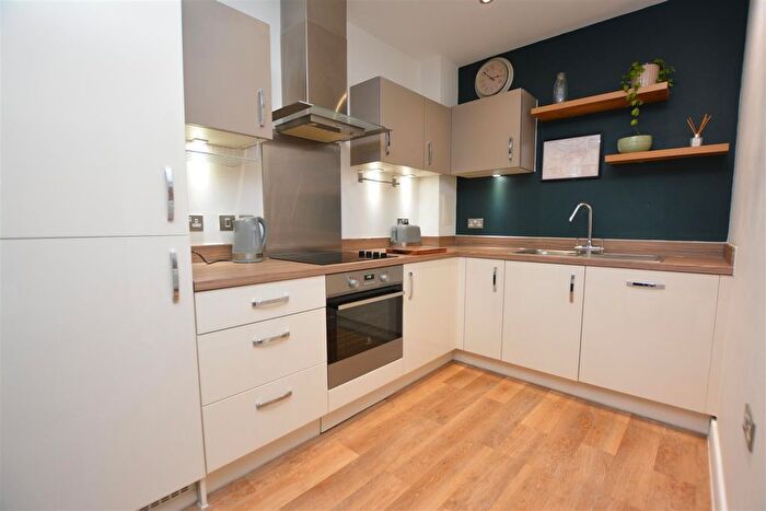 1 Bedroom Flat For Sale In Prince Georges Road, Colliers Wood, SW19