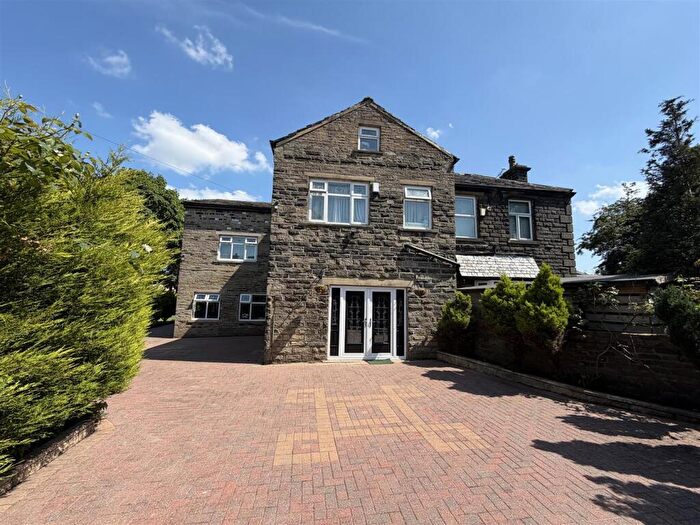 7 Bedroom Semi-Detached House For Sale In Newstead Dene, Halifax, HX1