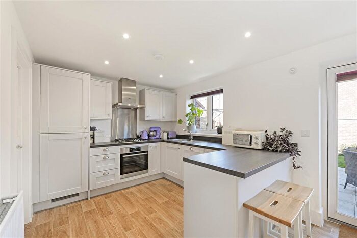 4 Bedroom Detached House For Sale In Thompson Close, Paddock Wood, Tonbridge, TN12