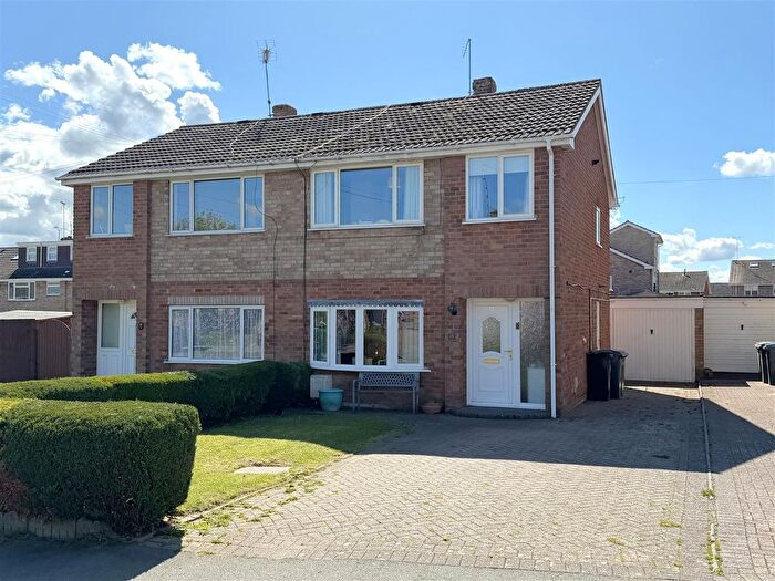 3 Bedroom Semi Detached House For Sale In Lakin Drive, Bishops Itchington, Warwickshire, CV47