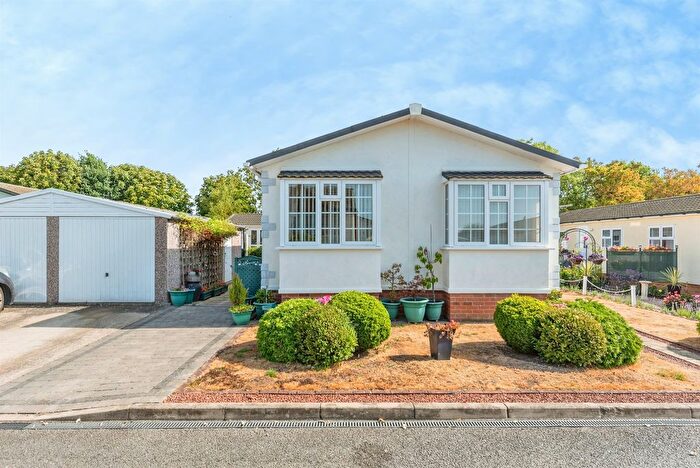 2 Bedroom Mobile/park Home For Sale In Allington Gardens, Allington Gardens, Grantham, NG32