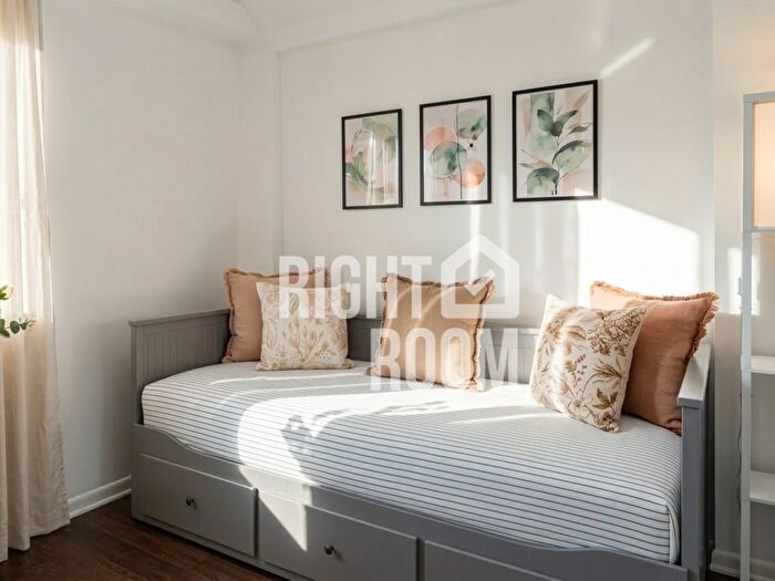 Studio To Rent In Studio Flat, Overstone Road, LU4