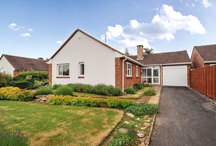 3 Bedroom Bungalow For Sale In Yarnolds, Shurdington, Cheltenham, Gloucestershire, GL51