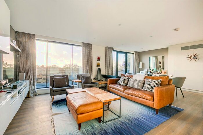 3 Bedroom Flat To Rent In -, Paddenswick Road, Ravenscourt Park, London, W6