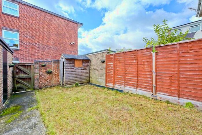 4 Bedroom Terraced House To Rent In Hobill Walk, Surbiton KT5