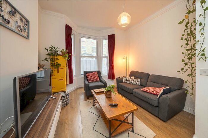 1 Bedroom Flat To Rent In Westville Road, London, W12
