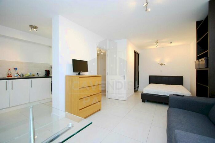 Studio To Rent In Bride Street, Islington, London, N7
