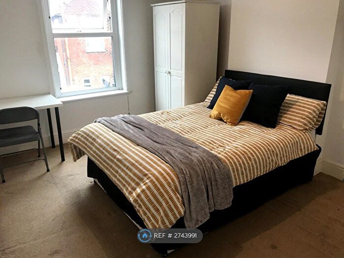 4 Bedroom Semi Detached House To Rent In Penhale Road, Portsmouth, PO1