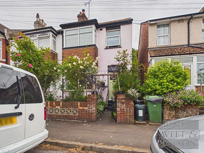 3 Bedroom End Of Terrace House For Sale In Beaconsfield Road, Hastings, TN34