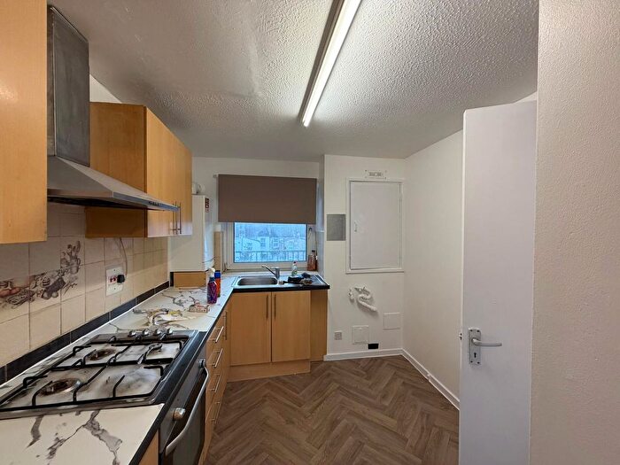 3 Bedroom Flat To Rent In Osward Place, Edmonton, N9