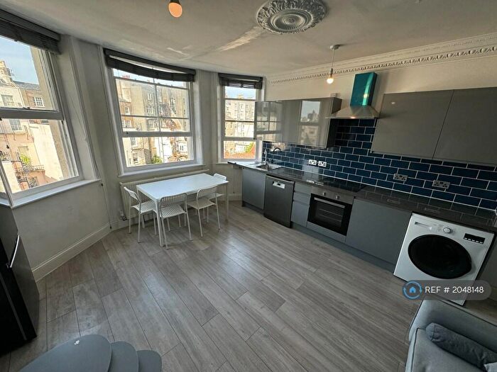 3 Bedroom Flat To Rent In Holland Road, Hove, BN3