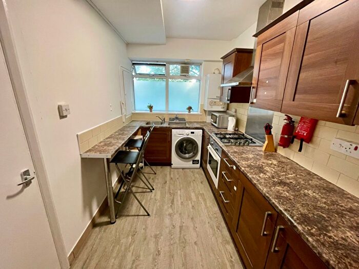 4 Bedroom Flat To Rent In Rochester Square, Camden, Ucl, Lse, West End, London, NW1