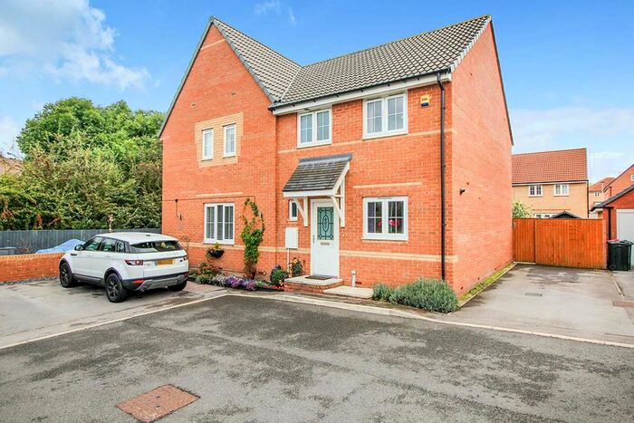 3 Bedroom Semi-Detached House To Rent In Brampton Bierlow, Rotherham, South Yorkshire S63