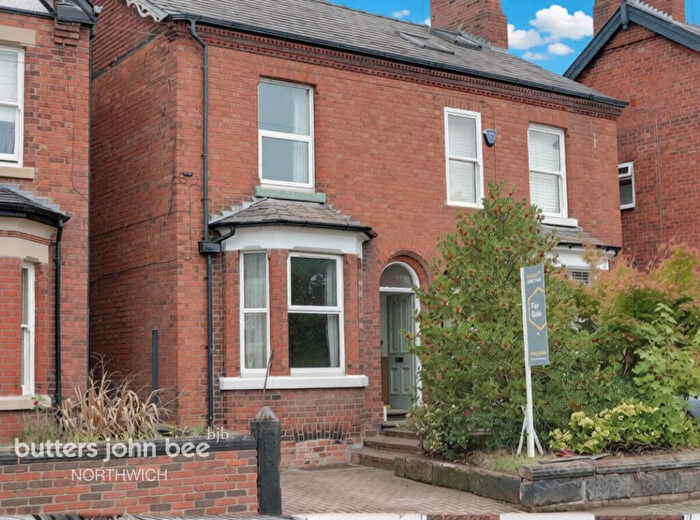 3 Bedroom Semi-Detached House For Sale In The Crescent, Northwich, CW9