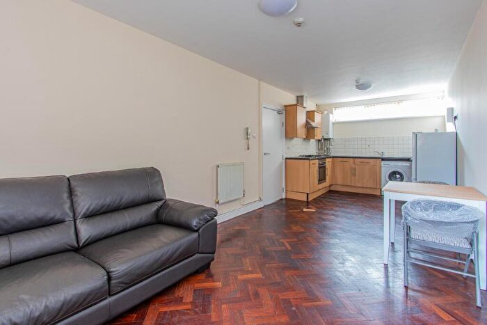 1 Bedroom Private Halls To Rent In Newport Road, Roath, CF24