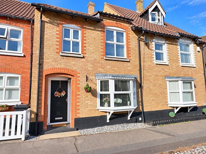 3 Bedroom Terraced House For Sale In New Waverley Road, Basildon, SS15