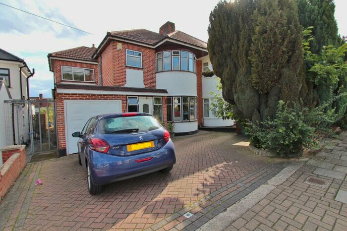 5 Bedroom Semi-Detached House To Rent In Vernon Drive, Stanmore, HA7