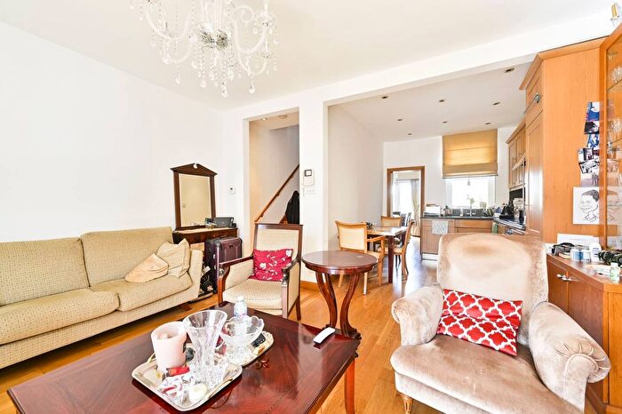 4 Bedroom Property To Rent In Kings Road, Fulham, London, SW6