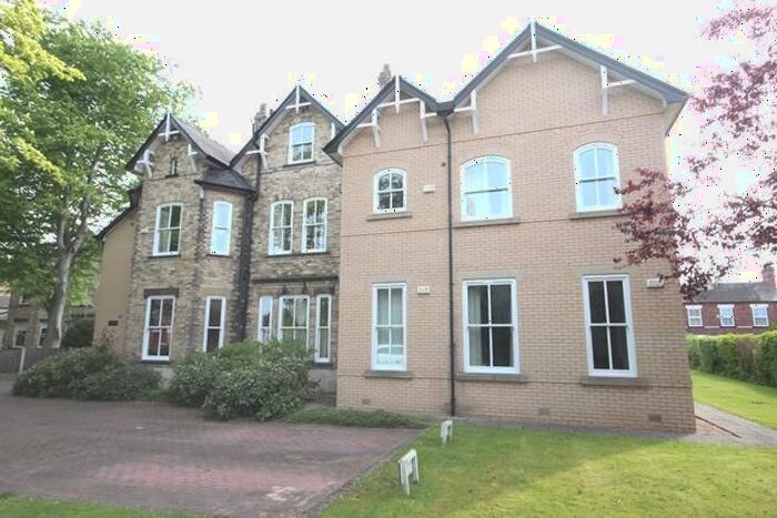2 Bedroom Flat To Rent In Doncaster Road, Selby, YO8