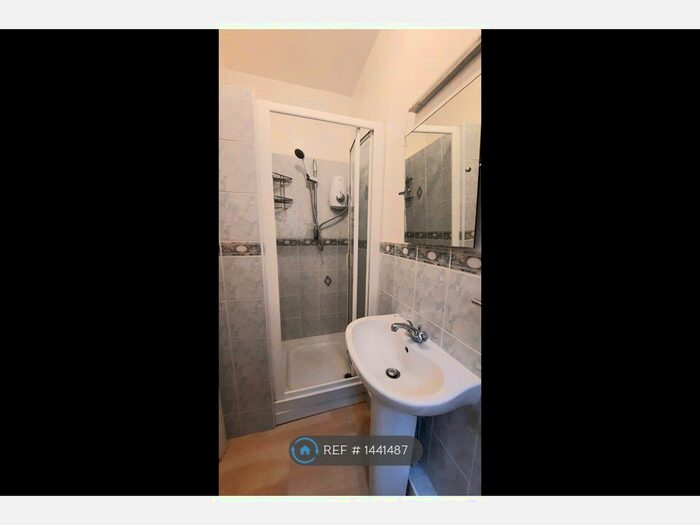 Studio To Rent In Sandford Road, Bromley, BR2