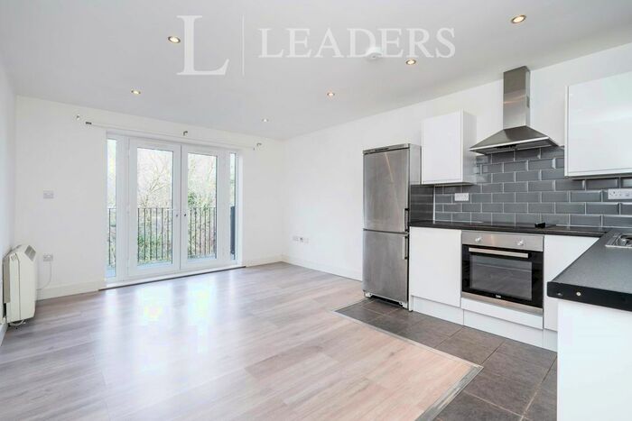 2 Bedroom Flat To Rent In Warren Avenue, Shirley, Southampton SO16