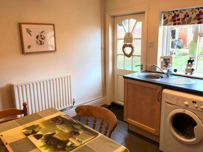 2 Bedroom Cottage To Rent In Easthorpe Cottages, Ruddington Village, NG11