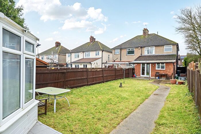 3 Bedroom End Of Terrace House To Rent In Horley Road, Redhill, RH1