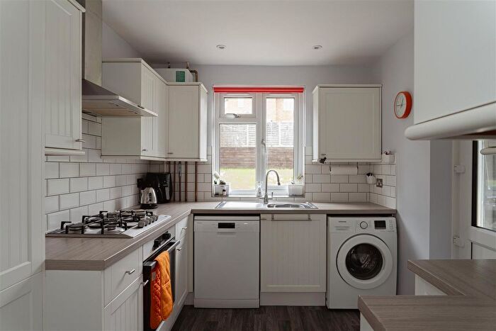 3 Bedroom Property For Sale In Rowan Close, Reigate, RH2