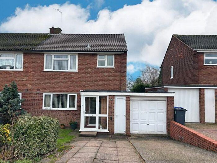 3 Bedroom Semi-Detached House For Sale In Peveril Way, Great Barr, Birmingham, B43