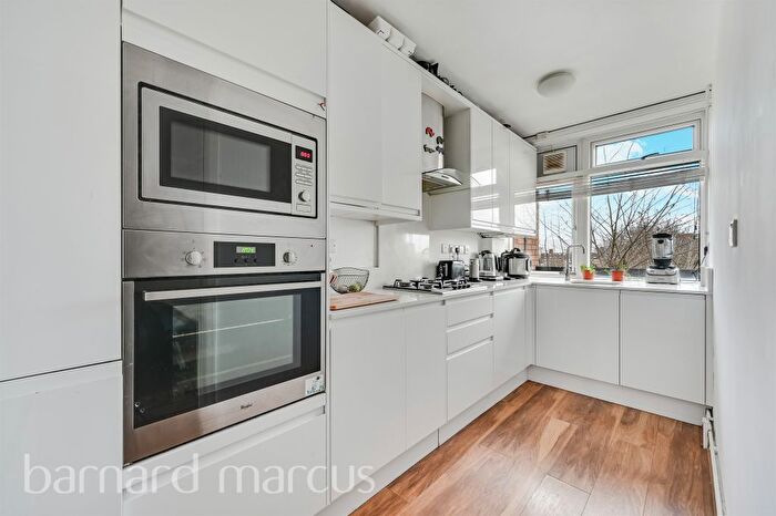 2 Bedroom Flat To Rent In Carlton Drive, London, SW15