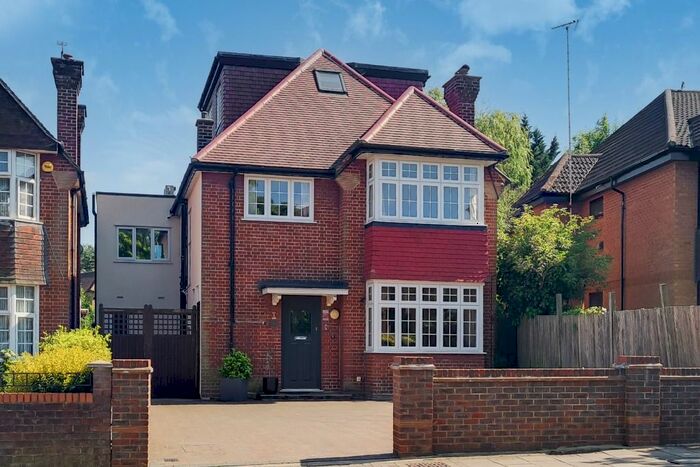 6 Bedroom Detached House To Rent In Station Road, New Barnet, London, EN5