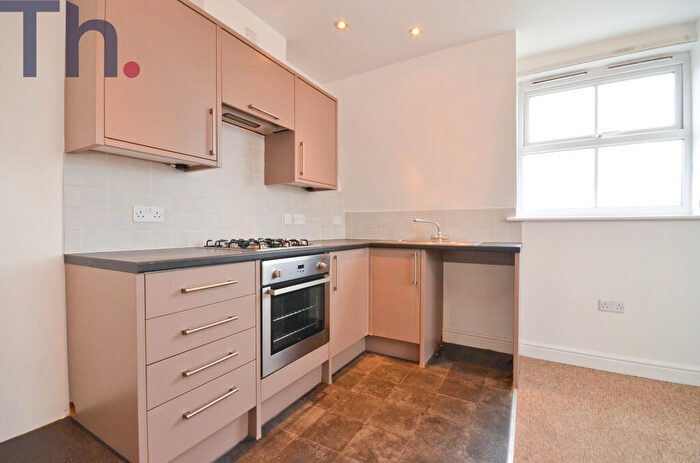 2 Bedroom Flat For Sale In Newport, Isle Of Wight, PO30