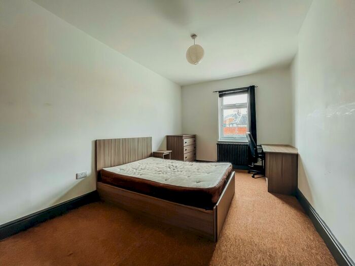 7 Bedroom Flat To Rent In High Street, Loughborough, LE11