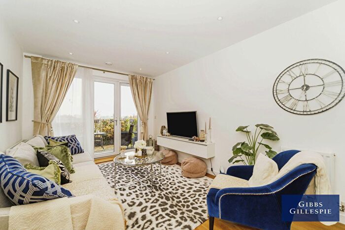 1 Bedroom Flat To Rent In Myers Court, Reynard Way, Brentford, TW8