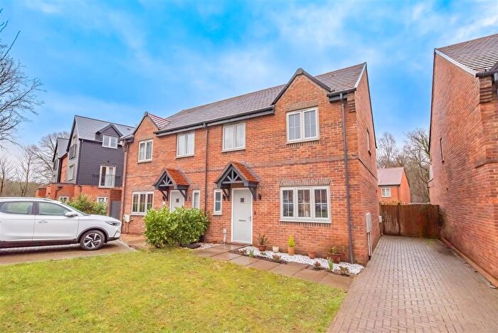 3 Bedroom Semi Detached House For Sale In Ridges Rise, Deepcut, Camberley, GU16