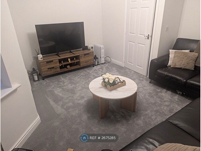 4 Bedroom Semi Detached House To Rent In Barley Road, Birmingham, B16