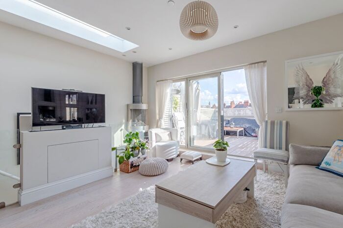 1 Bedroom Flat To Rent In Castellain Road, London ., W9