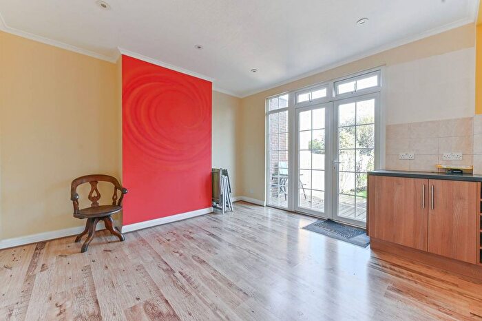 3 Bedroom Semi-Detached House To Rent In Kingsway, Motspur Park, New Malden, KT3