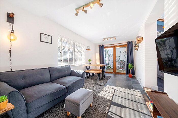 1 Bedroom Flat For Sale In North Cross Road, East Dulwich, London, SE22