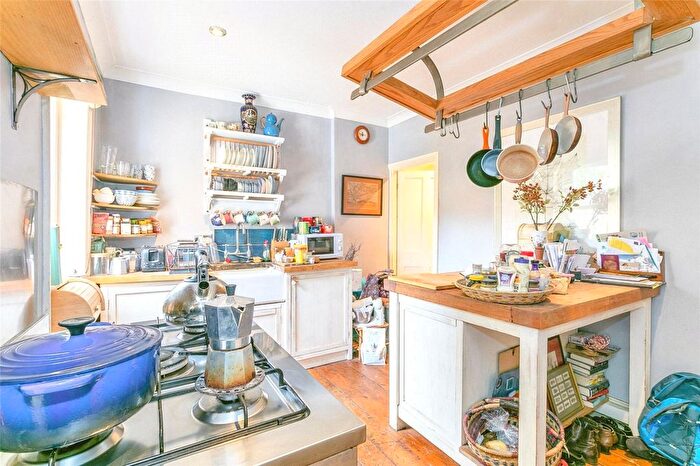 2 Bedroom End Of Terrace House For Sale In Cross Street, Maidstone, Kent, ME14