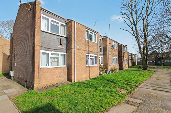 1 Bedroom Maisonette For Sale In Robin Hood Close, Farnborough, GU14