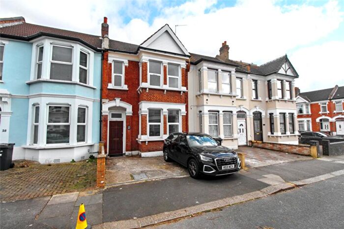3 Bedroom Terraced House To Rent In Colenso Road, Ilford, IG2