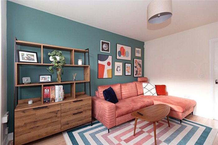2 Bedroom End Of Terrace House To Rent In Downend Road, Horfield, Bristol, BS7
