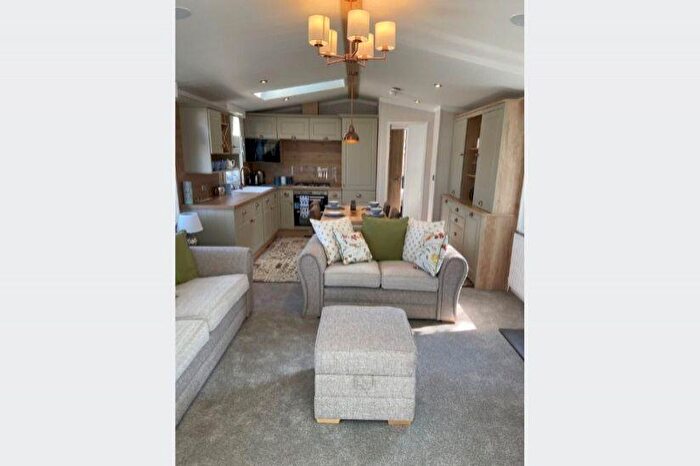 2 Bedroom Caravan For Sale In , Solent Breezes Holiday Park, Warsash, Nr Fareham, Hampshire, SO31