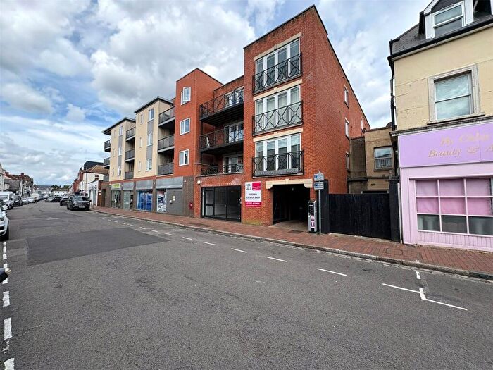 1 Bedroom Apartment To Rent In Camp Road, Farnborough, Hampshire, GU14