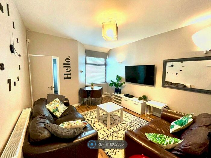 3 Bedroom Terraced House To Rent In Boughey Road, Stoke-On-Trent ST4