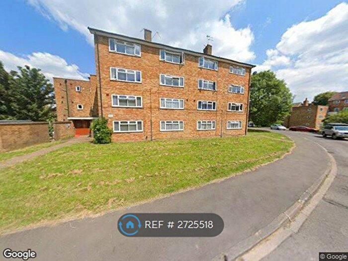 2 Bedroom Flat To Rent In Vanbrough Crescent, Northolt, UB5